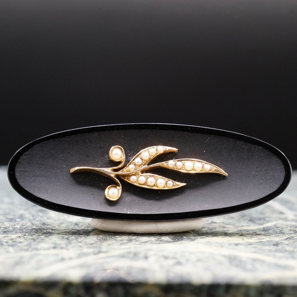 14k Gold One of a Kind Victorian Mourning Brooch Black Stone Otsby & Barton Jet?